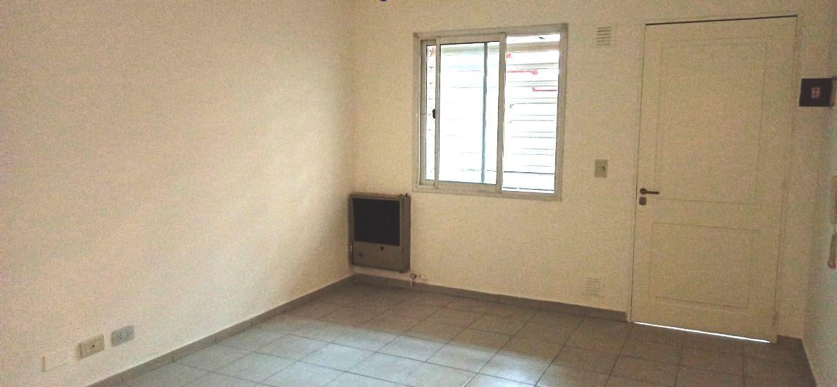 Foto de Oportunidad estudiante!! Dpto 1 dorm. a mts de Cañada, imagen 2