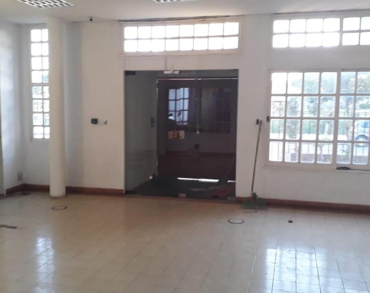 Venta, Predio con Local y Oficinas, Ideal Pyme o Deposito, Villa Soldati 2