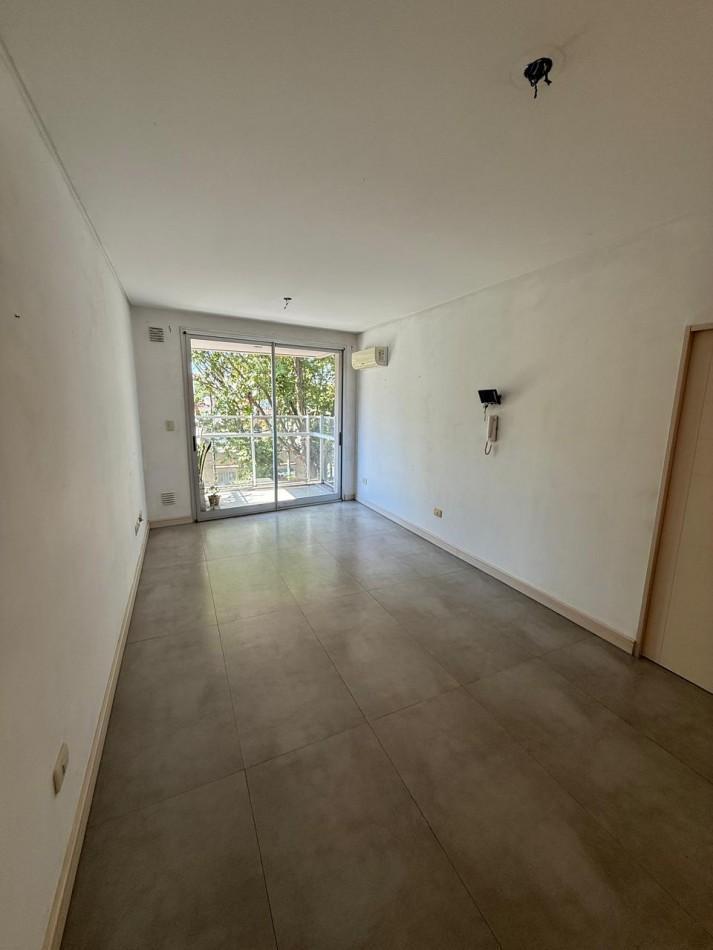Venta Retasada, Departamento 3 Ambientes, con Dos Cocheras, Villa Luro Caba. a m del Boulevard 1