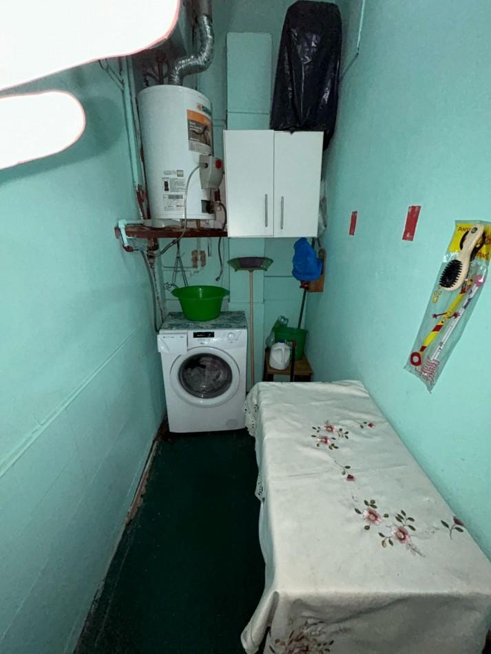Venta Casa 8 Ambientes en Villa Celina. Barrio Sarimiento 4