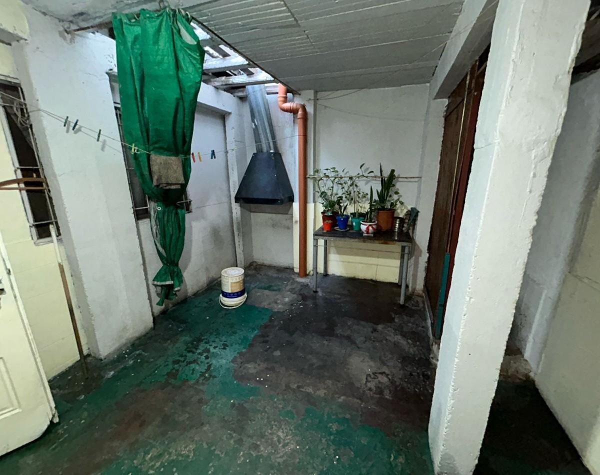 Venta Casa 8 Ambientes en Villa Celina. Barrio Sarimiento 2