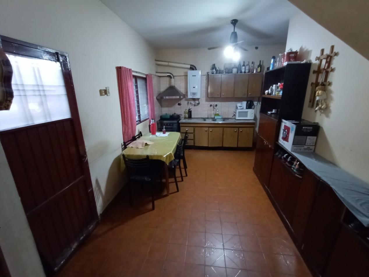 Foto de VENTA CASA 4 AMBIENTES CON COCHERA DOBLE Y PATIO. VILLA CELINA. BARRIO, imagen 3