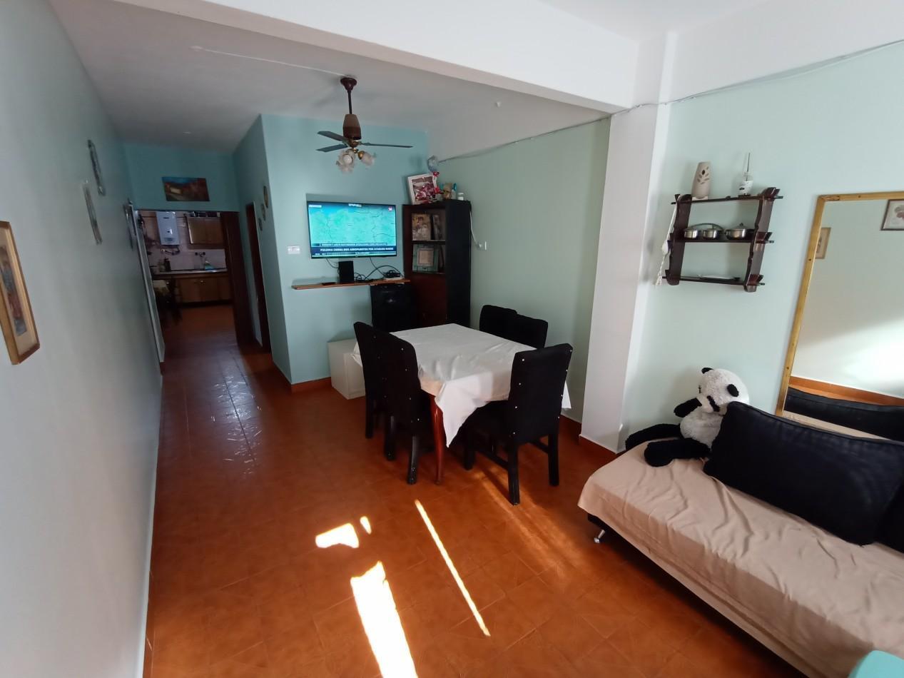 Foto de VENTA CASA 4 AMBIENTES CON COCHERA DOBLE Y PATIO. VILLA CELINA. BARRIO, imagen 2