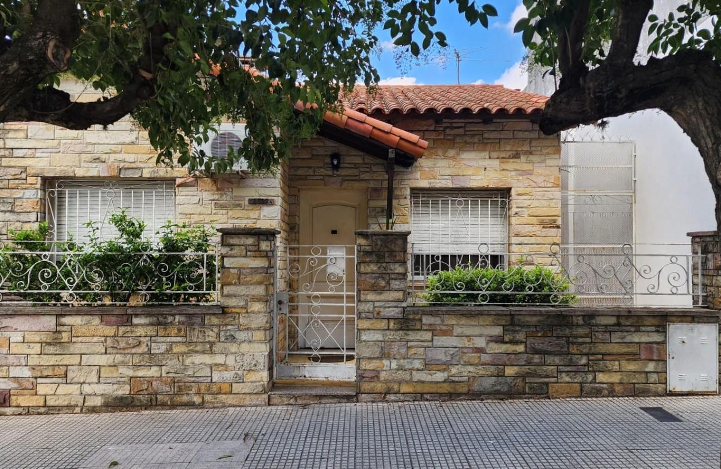 VENTA CASA TIPO CHALET CON DEPARTAMENTO EN EL FONDO