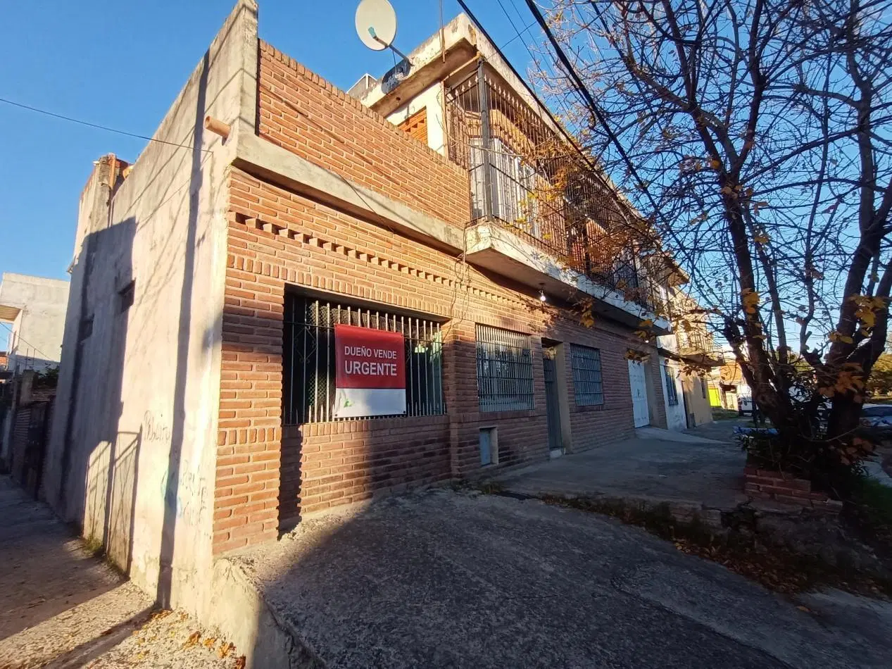 Venta casa de dos plantas Ing. Budge 3