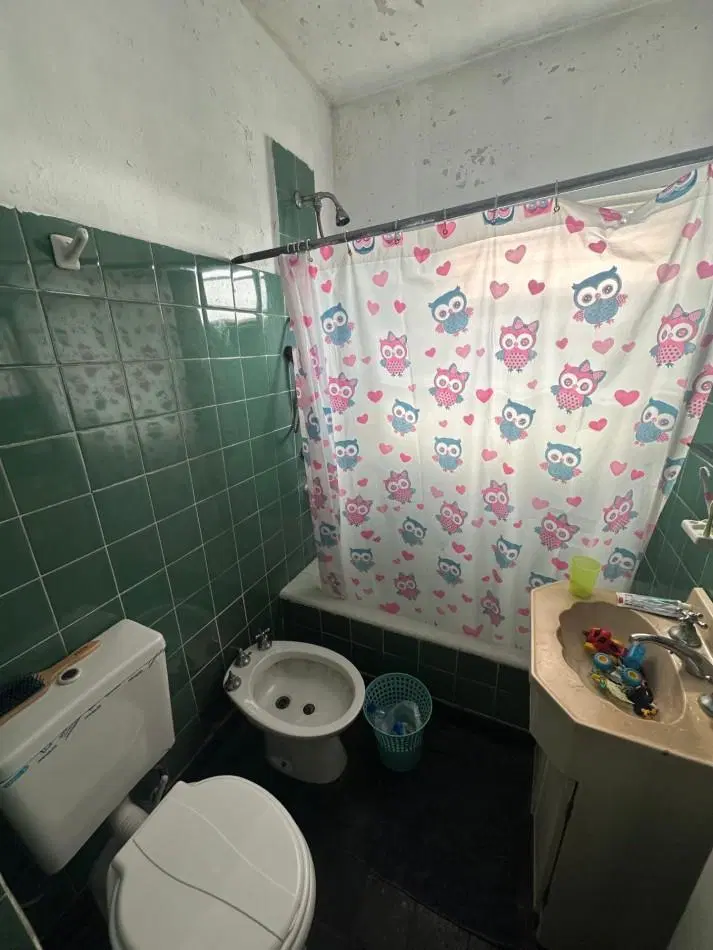 Venta departamento de 3 ambientes, Flores 2