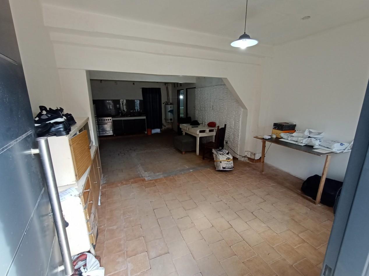 Foto de Venta casa, apta para dos familias, barrio Vicente Lopez, villa Celina., imagen 5