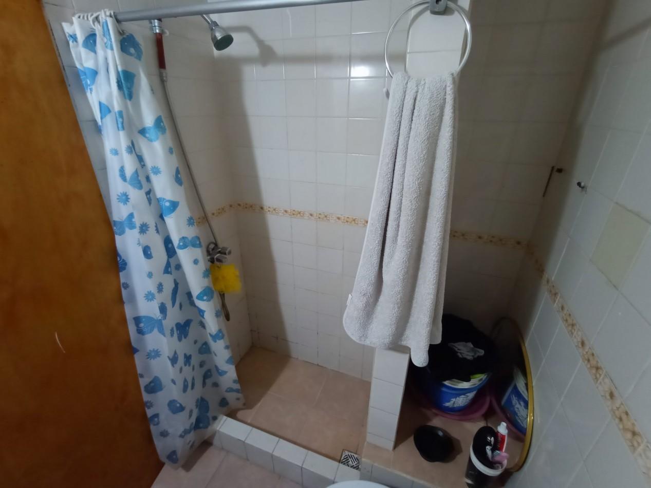 Foto de Venta casa, apta para dos familias, barrio Vicente Lopez, villa Celina., imagen 3