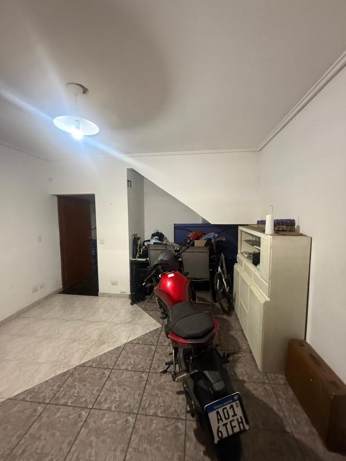 Foto de Venta casa multifamiliar en dos plantas, Villa Lugano, imagen 1
