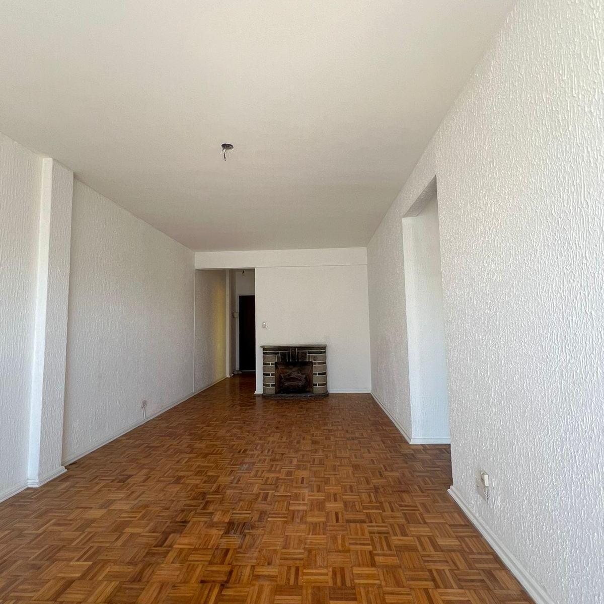Departamento de 4 Ambientes, Cochera Fija y Balcón Terraza en Montserrat 1