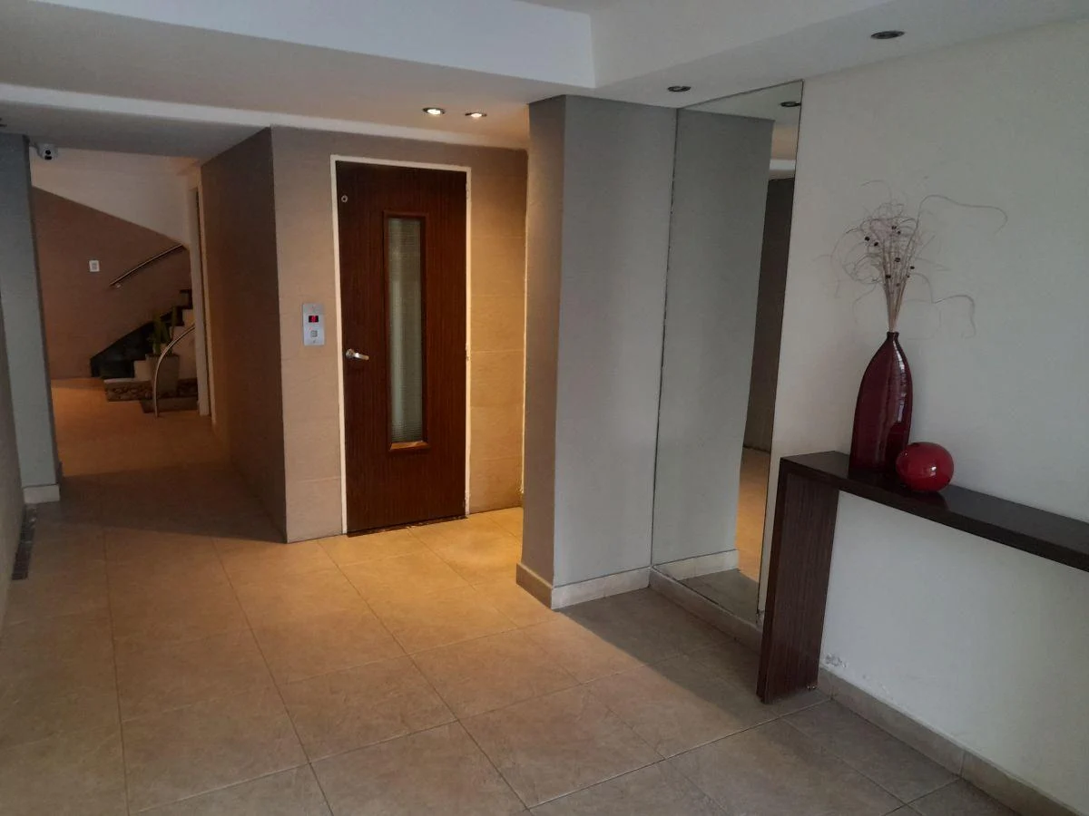 Foto de HERMOSO DEPARTAMENTO 4 AMBIENTES C/DEP AL FRENTE CON BALCÓN, espacio, imagen 2