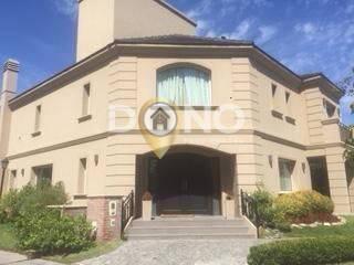 Casa en Barrancas de Guido - Quilmes. 6 Amb 4