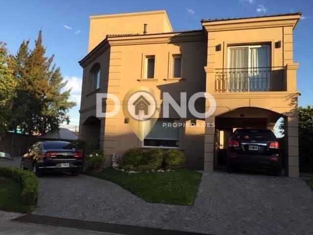 Casa en Barrancas de Guido - Quilmes. 6 Amb 3