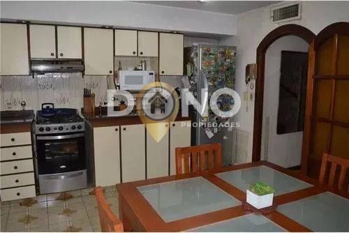 Casa 4 ambientes. | CASTRO BARROS al 400