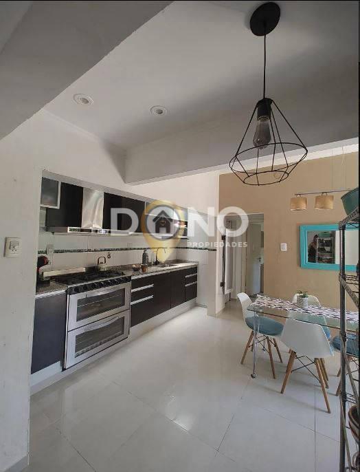 Casa 5 Ambientes. | Av Hipolito Yrigoyen Al 5500 4