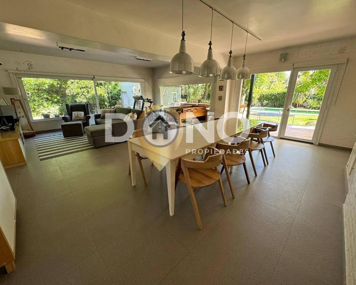 Casa 10 Ambientes. | El Carmen - Berazategui 1