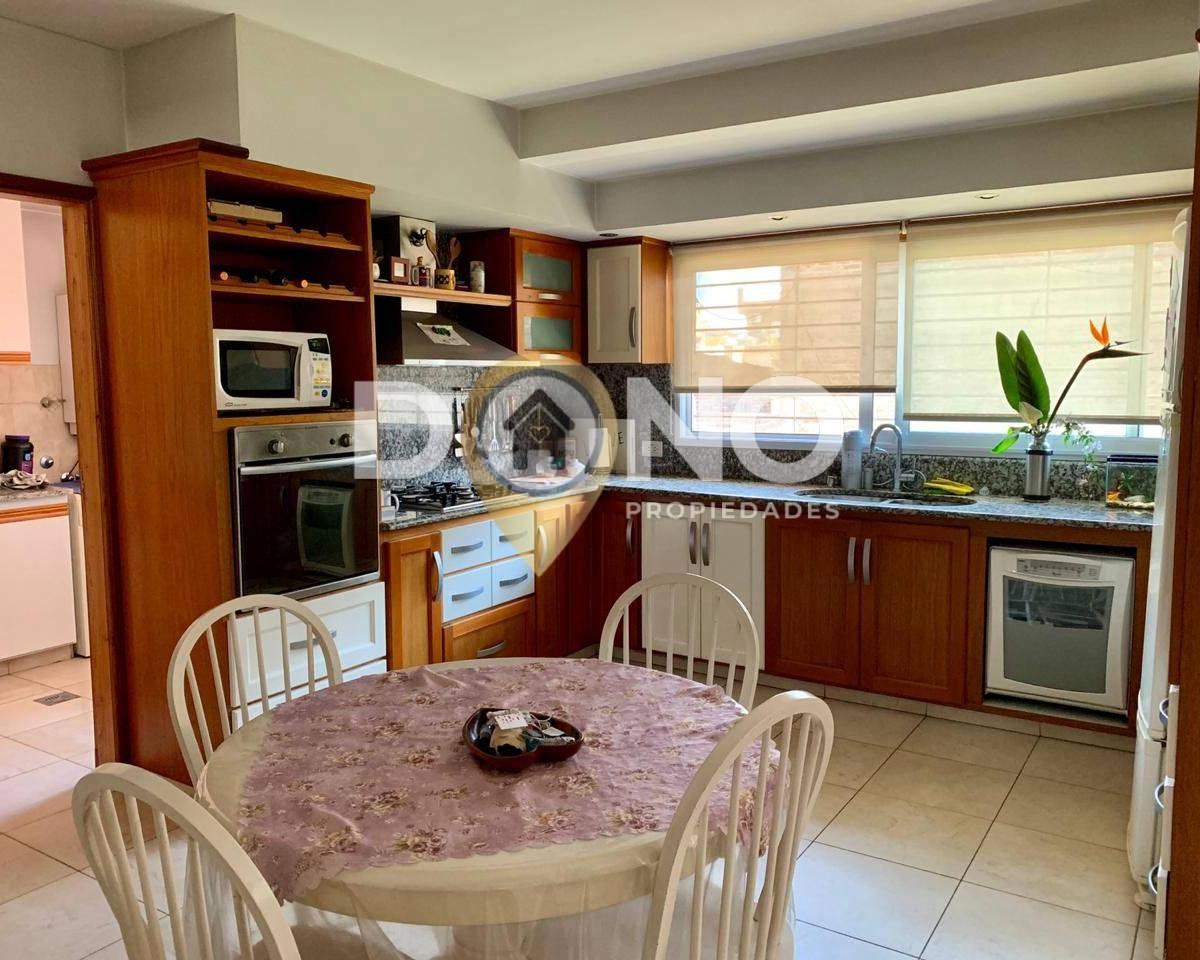 Casa 5 ambientes. | Ezpeleta - Quilmes