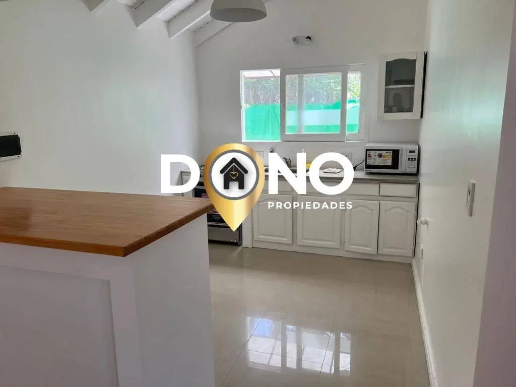 Casa 3 ambientes. | 130 2