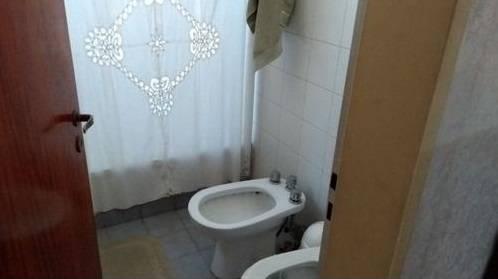 Foto de VENTA DE CHALET DE 5 AMBIENTES EN EL CENTRO DE RAMOS MEJIA, imagen 5