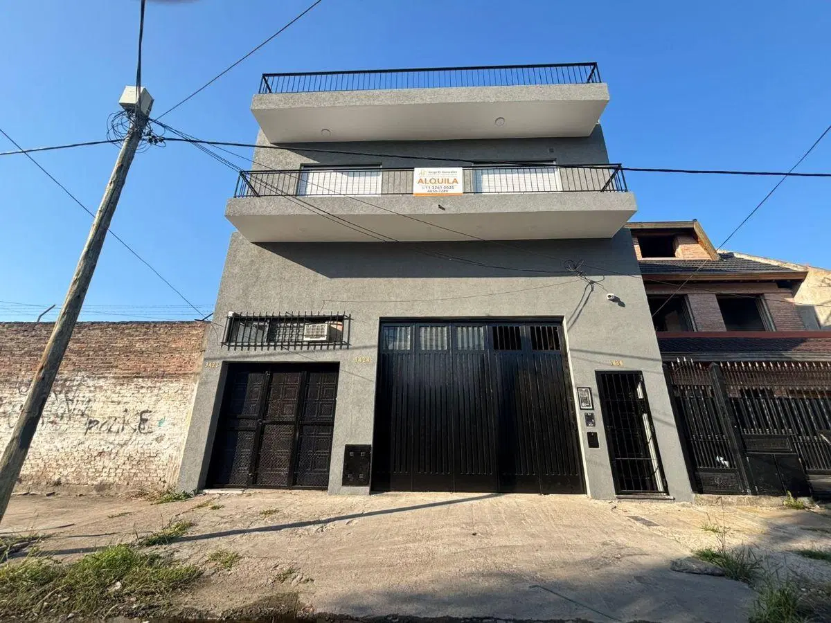 Galpon de 208 m2 en alquiler en San Justo 3