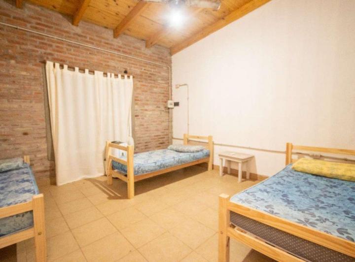 Amplia Casa con Terreno B° Conquistadores 4
