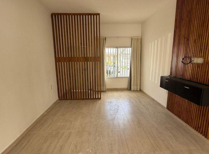 Casa de 1 dormitorio, patio y cochera en alquiler 1