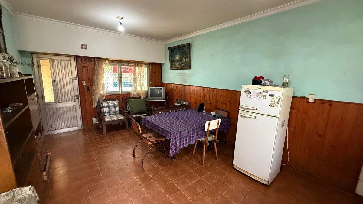 Casa en venta 2 dormis-cochera-patio B°Sgto Cabral 3