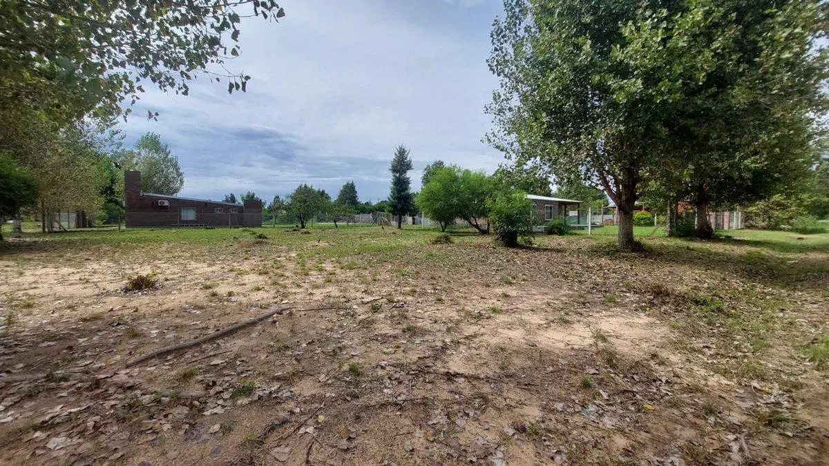 Lote bien ubicado en Lagos del Leyes 5