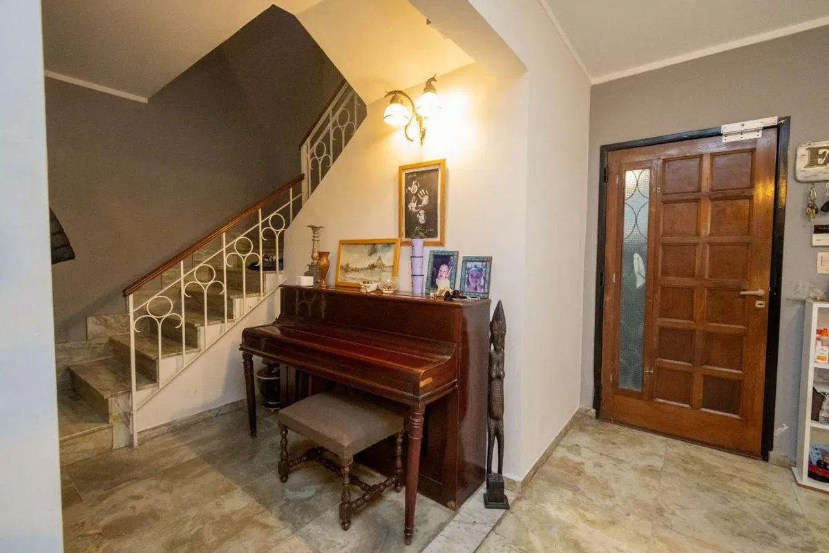Se vende casa de categoría, Barrio constituyentes. 5