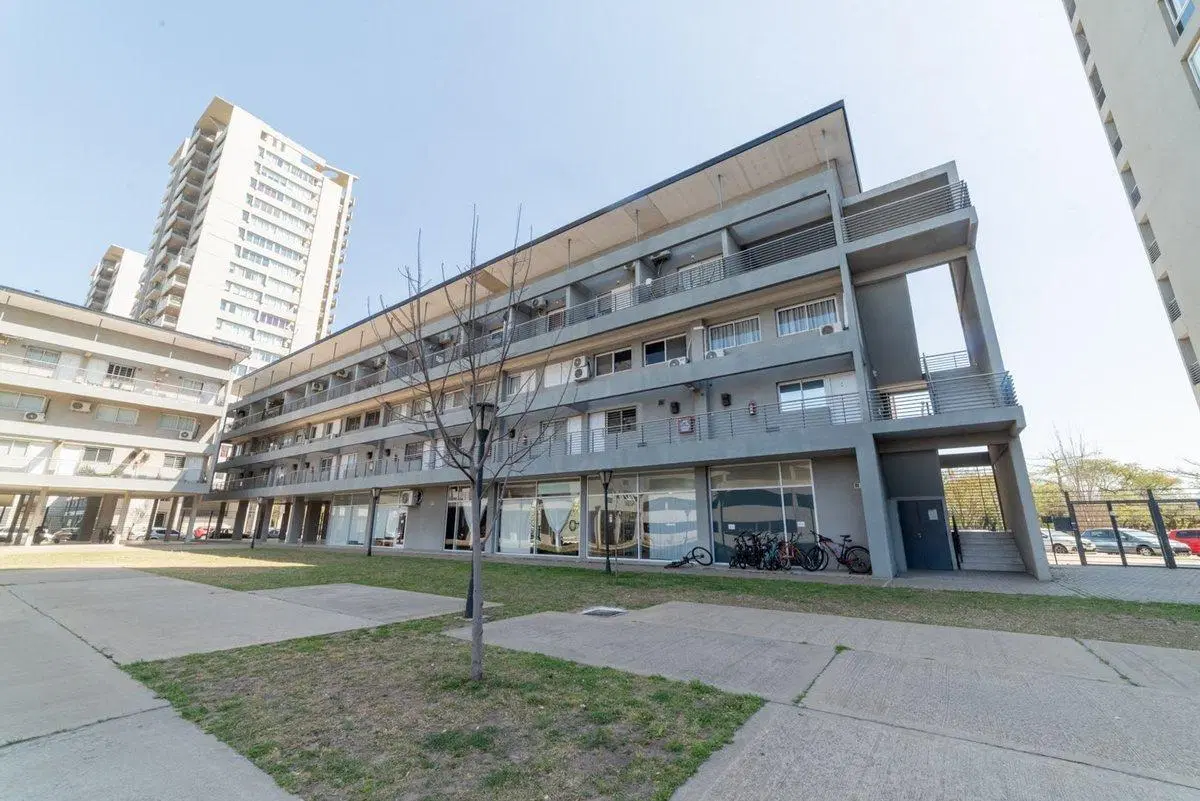 SE VENDE HERMOSO DUPLEX DE 3 DORMITORIOS 2