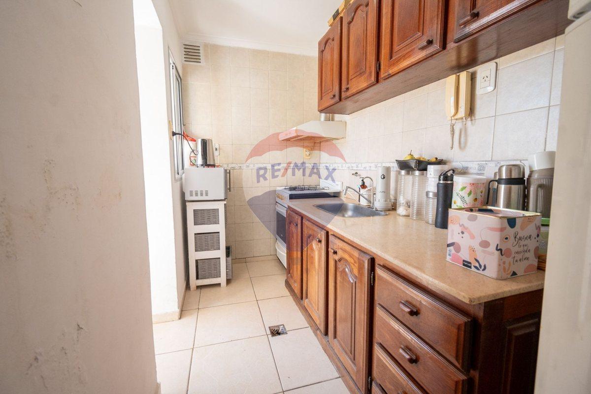 Planta alta de 3 dormis y 2 baños en venta B° Sur