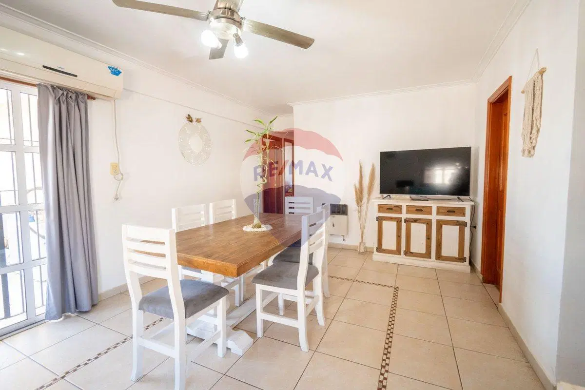 Planta alta de 3 dormis y 2 baños en venta B° Sur 2