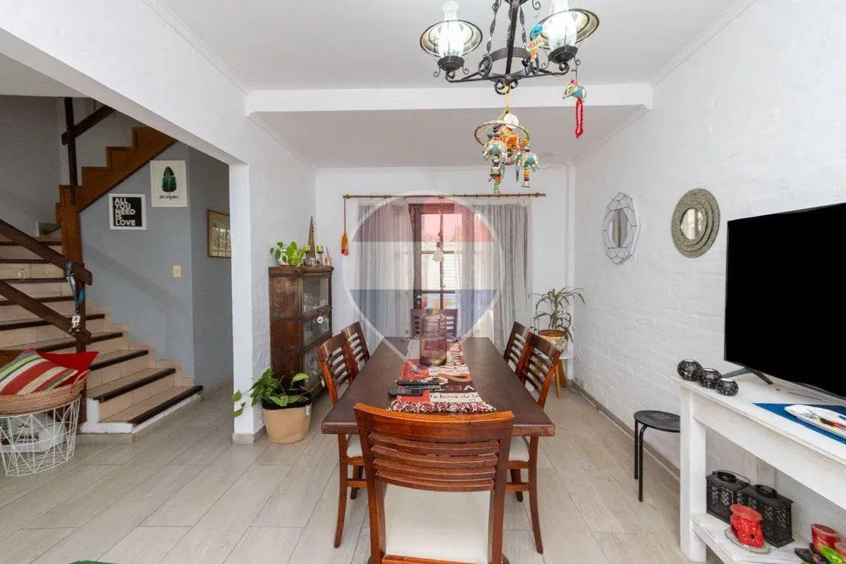 Casa de3 dormitorios y patio en venta Candioti Sur 5