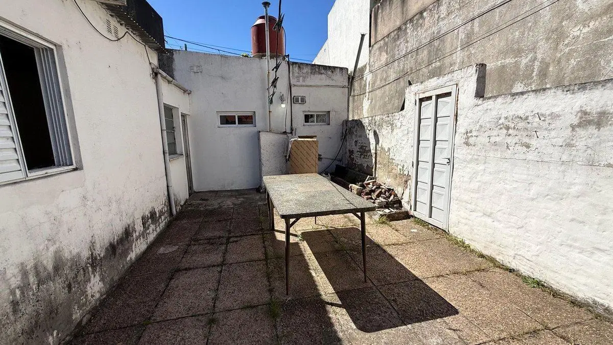 CASA EN BARRIO SARGENTO CABRAL 4