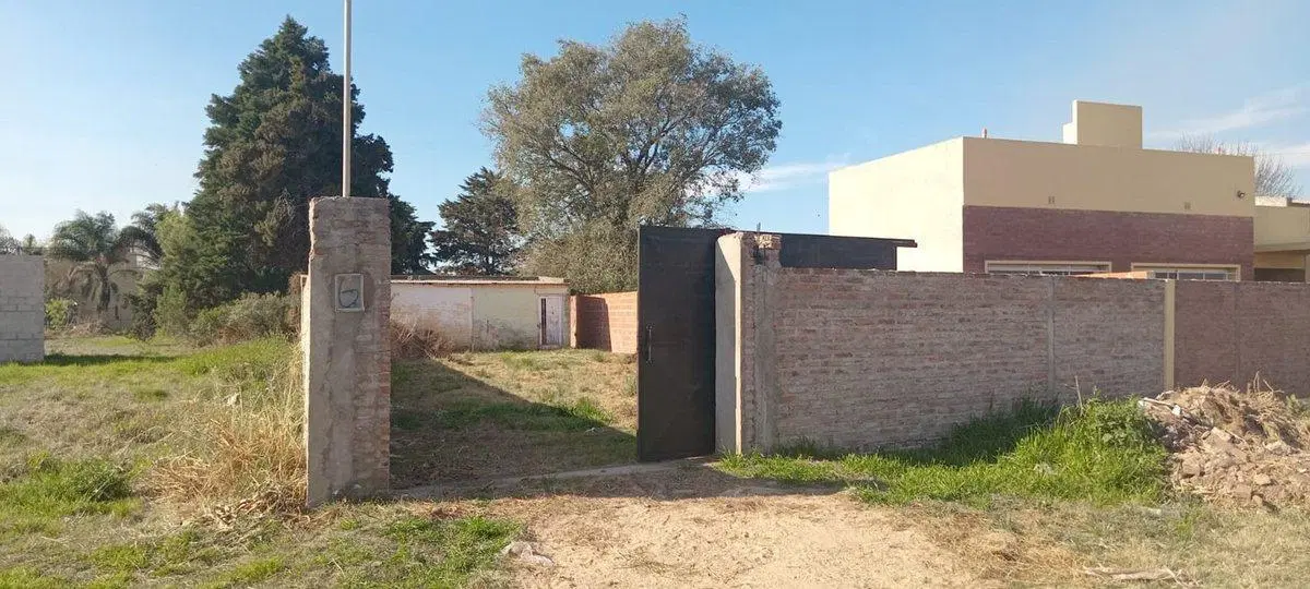 CASA A TERMINAR EN VENTA EN BARRIO CONQUISTADORES 5