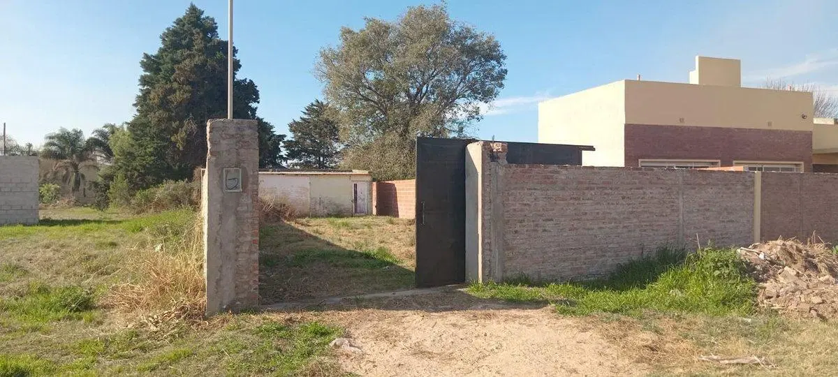CASA A TERMINAR EN VENTA EN BARRIO CONQUISTADORES 2