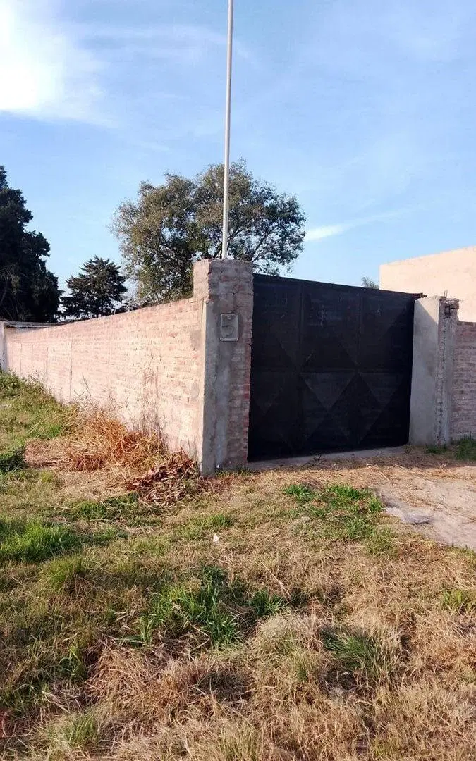CASA A TERMINAR EN VENTA EN BARRIO CONQUISTADORES 4
