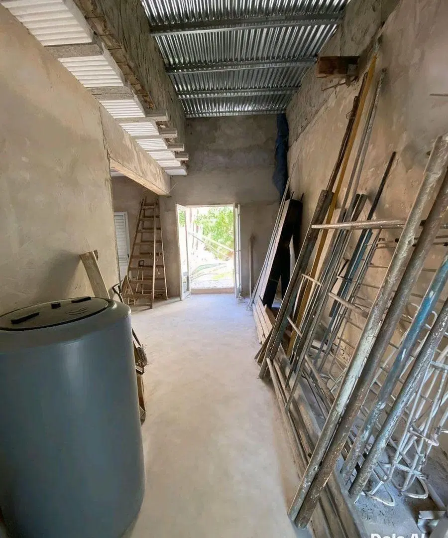 Se vende casa a terminar - calle Urquiza 4098 3