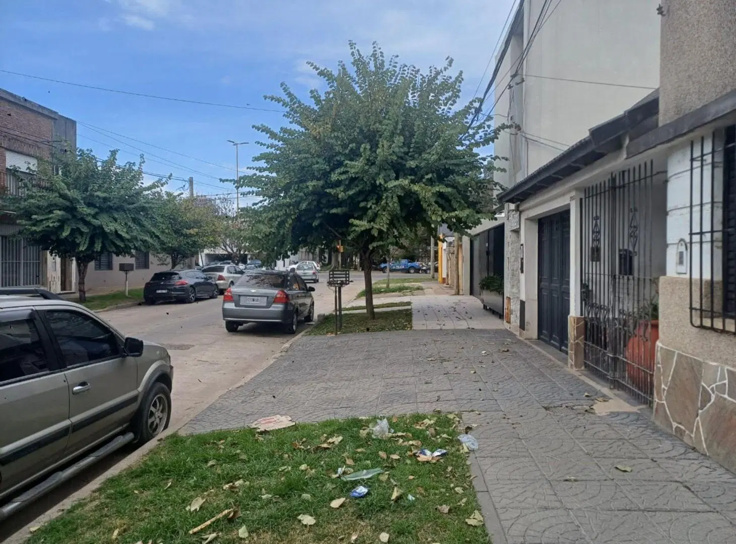 Casa 2 dormitorios con  gran terreno 5