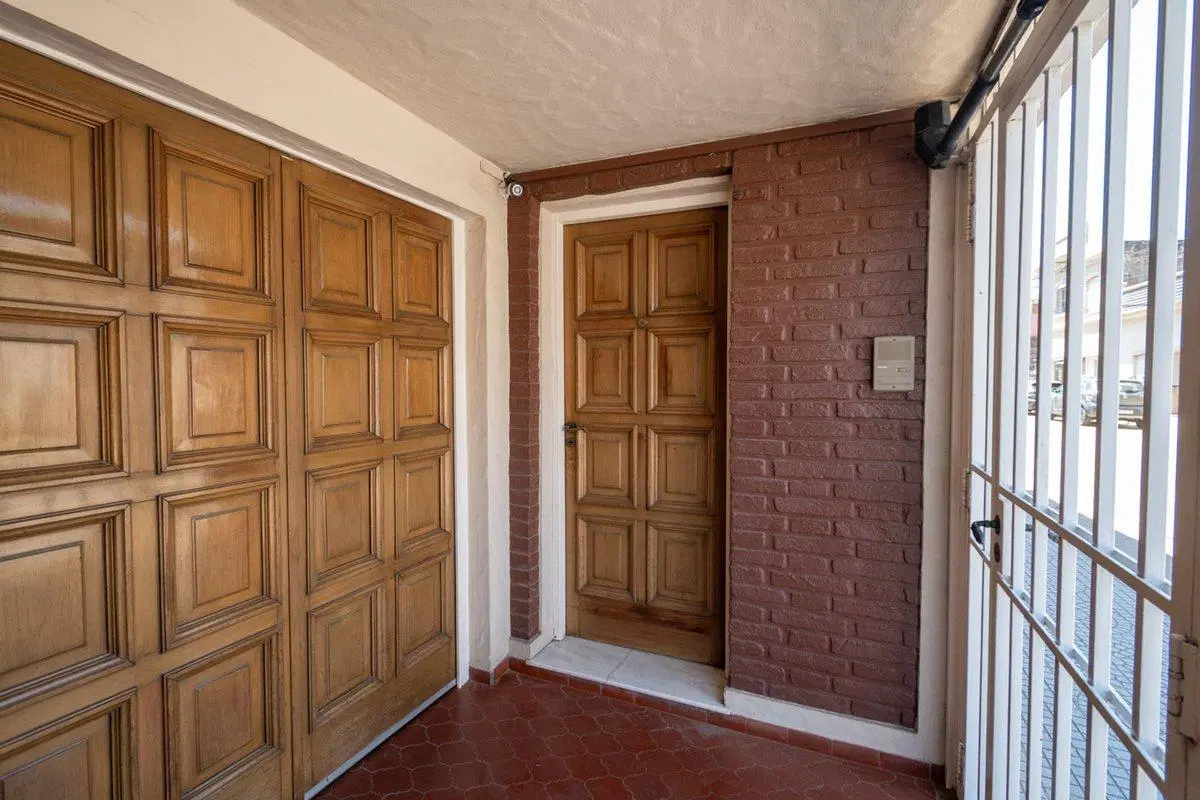 Casa de Categoría a 5 cuadras de BV Pellegrini. 3