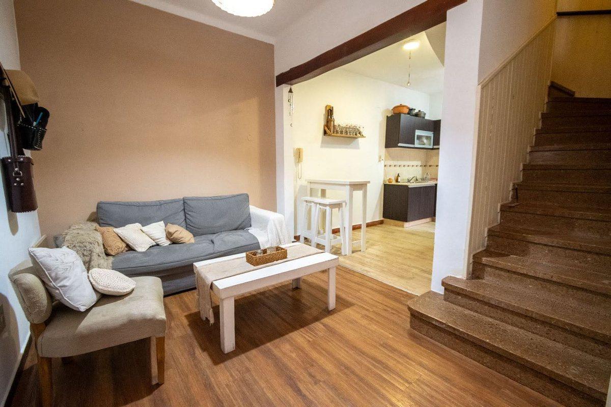 Foto de PH EN VENTA 2 DORMITORIOS CON PATIO ZONA CENTRO, imagen 3