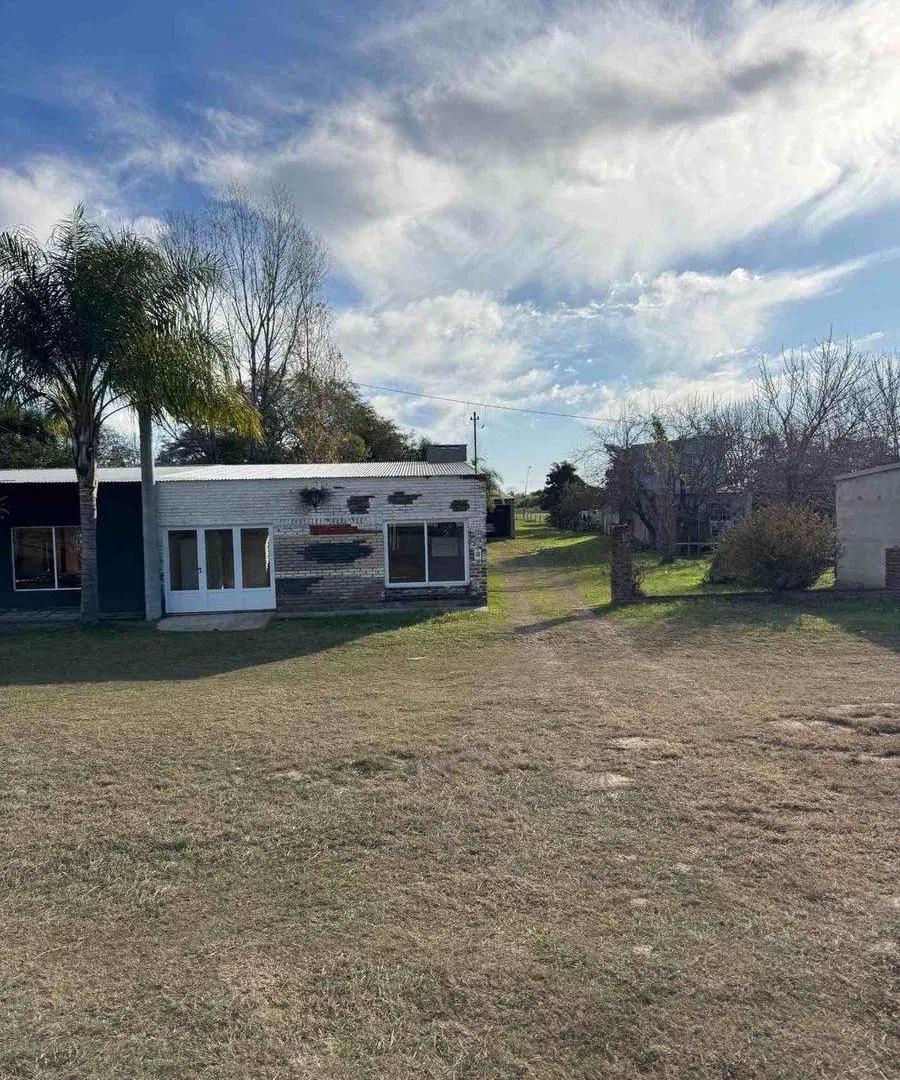 CASA + SALON sobre ruta 1, km72, Frente a Ruinas 3