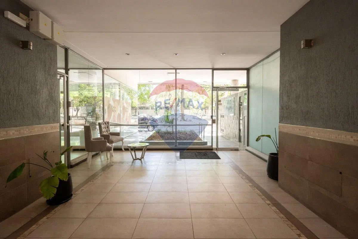 Depto de categoría en venta de 2 dormis y 2 baños 3