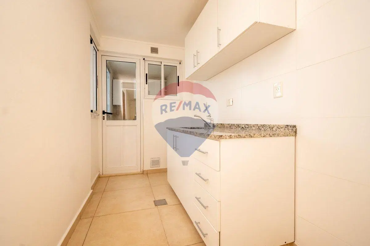 Semipiso de 2 dormis en venta en B° Constituyentes 3