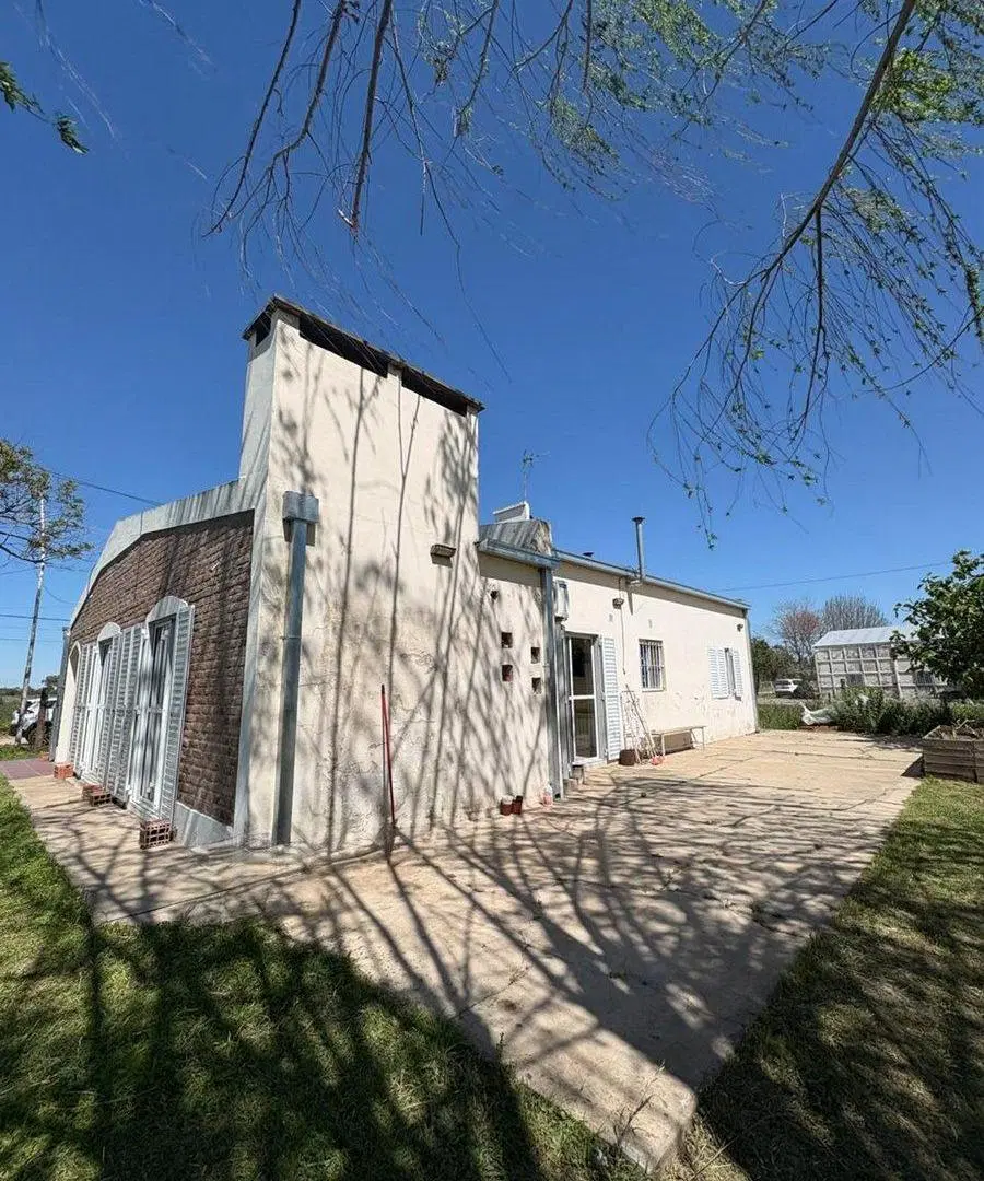 VENTA DE CASA EN CORONDA CON GRAN TERRENO 4