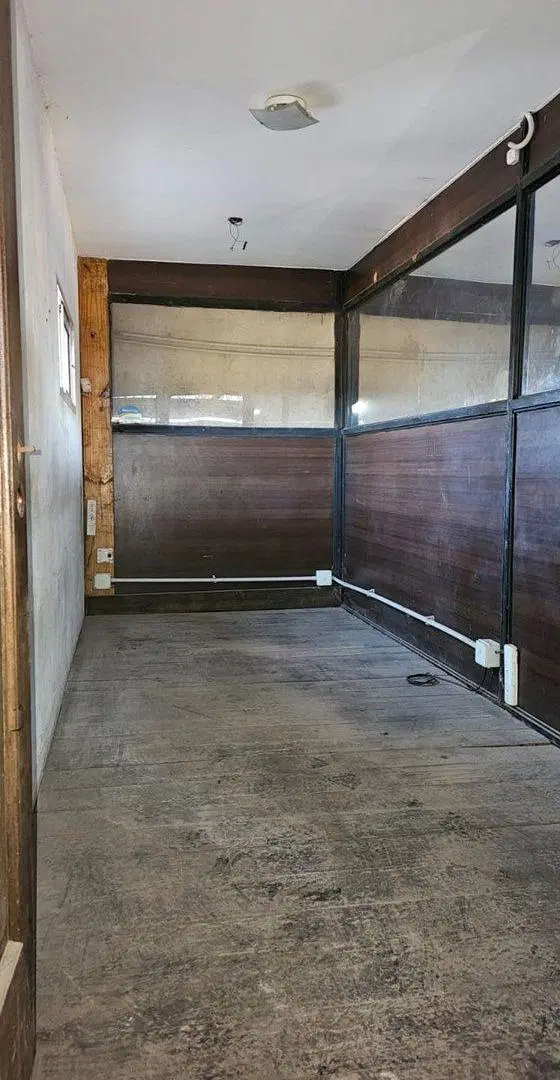 Venta de Galpón zona Hipódromo 3