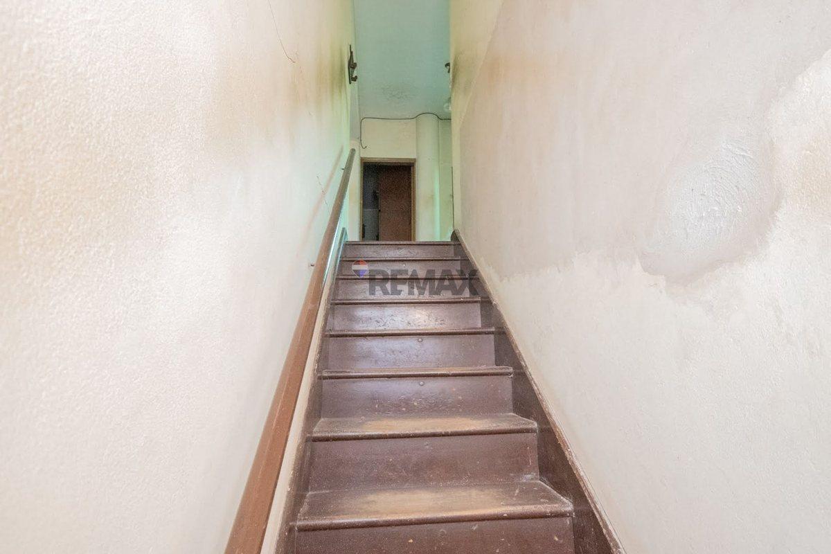 Foto de VENTA PLANTA ALTA BARRIO SUR-J.J.PASO Y 4 de ENERO, imagen 2