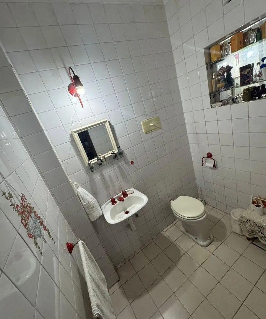 Casa de 8 ambientes, c/cochera, quincho y terraza 5