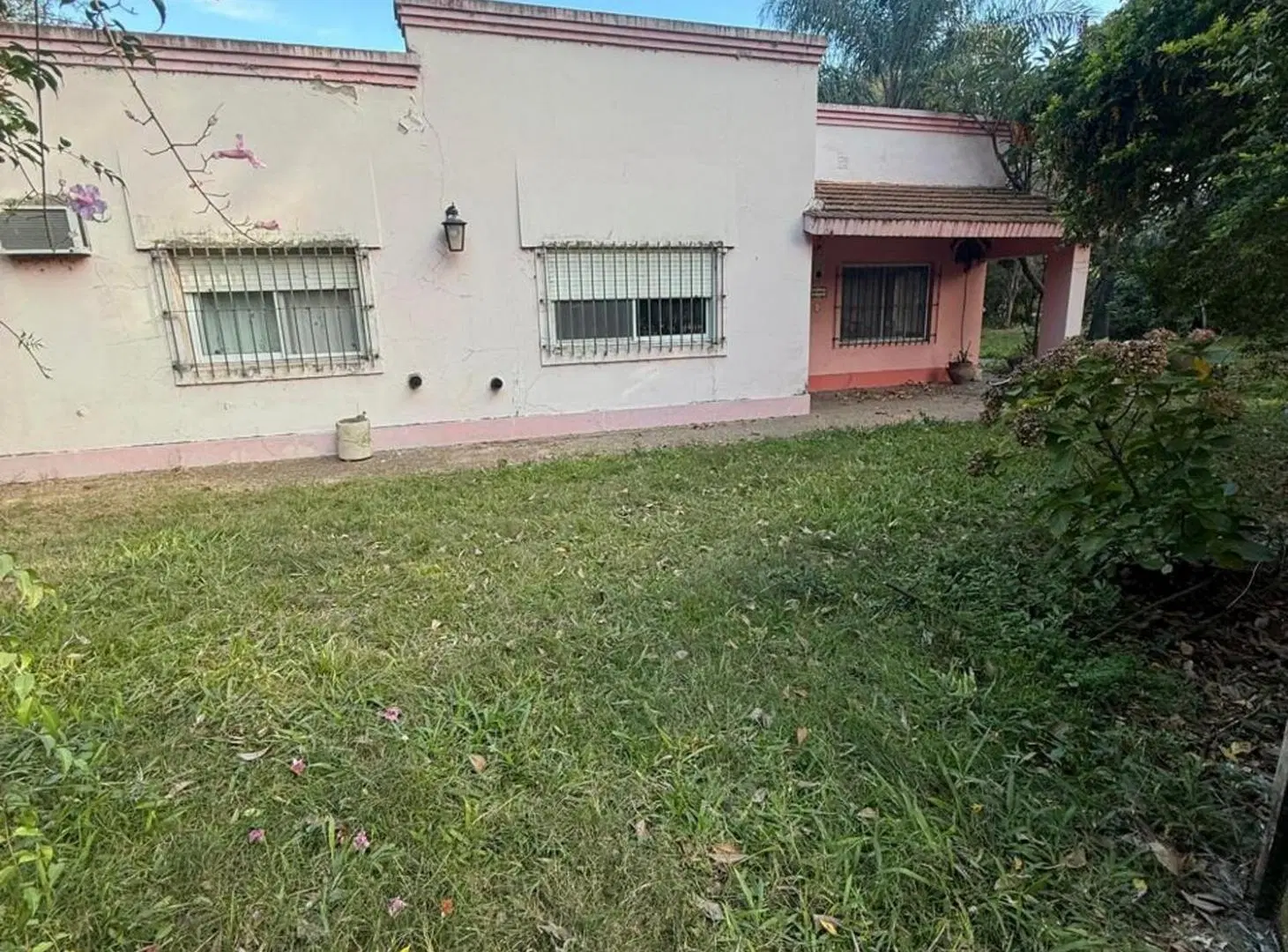 QUINTA SOBRE GRAN TERRENO EN KM 13. 2