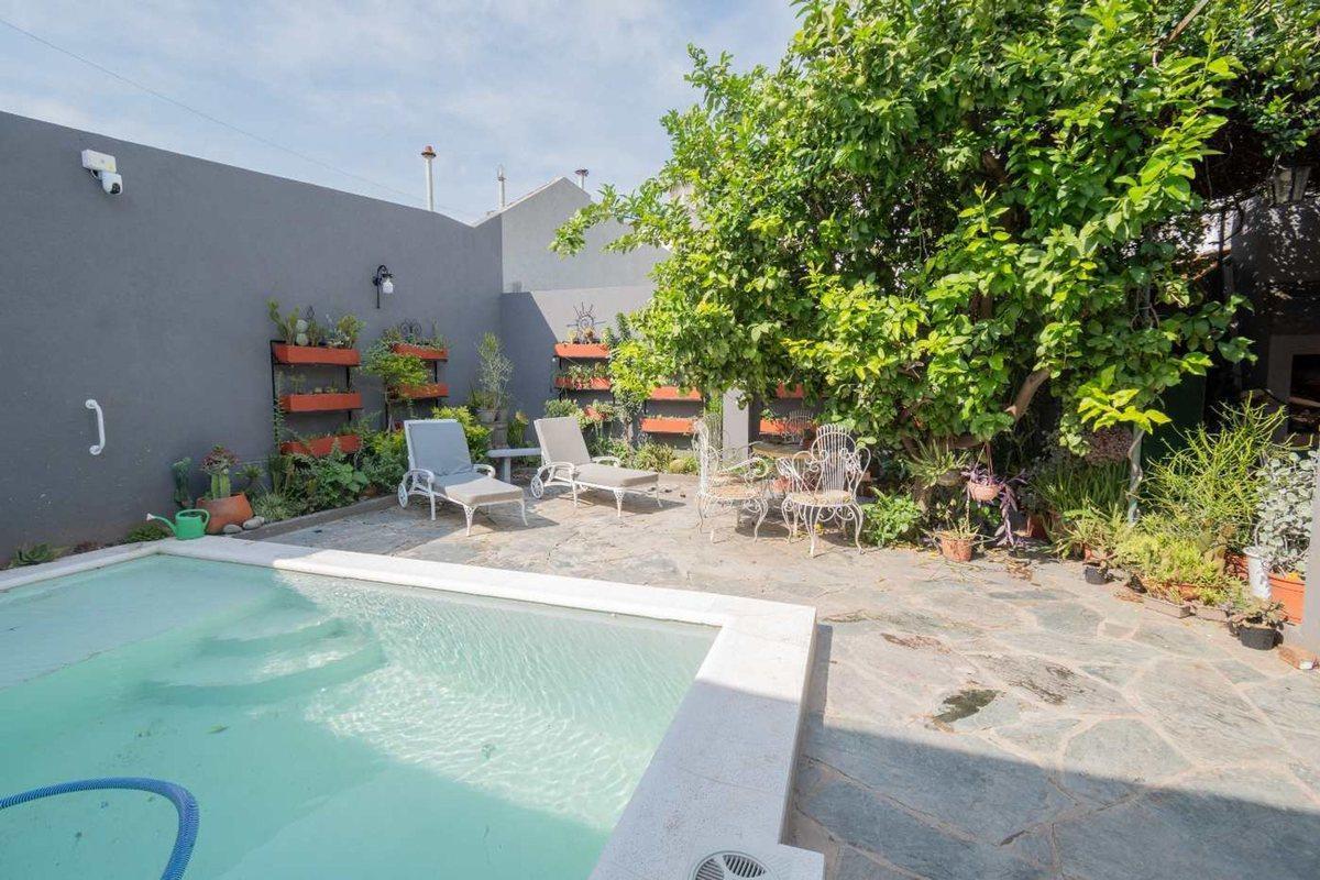 CASA A LA VENTA SOBRE AVENIDA FREYRE